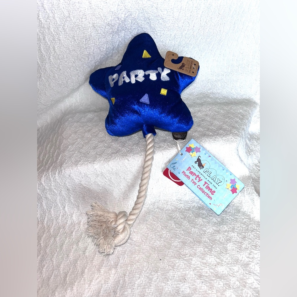 New with Tags dog toy plush Star with rope "party"